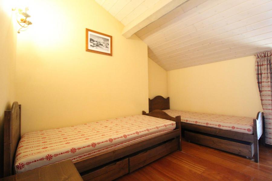 Holiday in mountain resort 4 room mezzanine apartment 10 people (002) - Résidence Jorcin Lanslebourg - Val Cenis - Bedroom