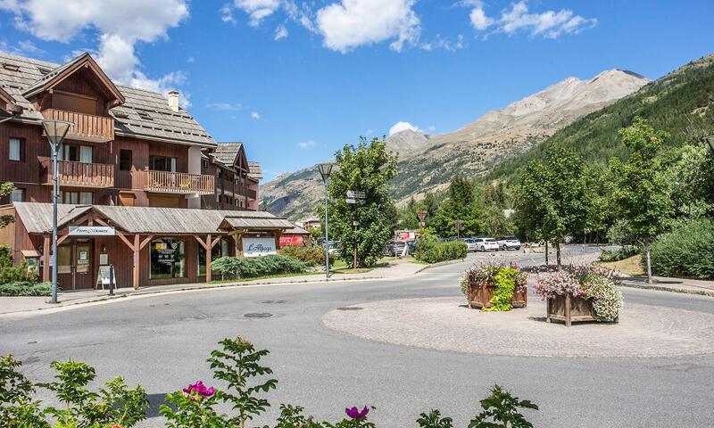 Vacanze in montagna Résidence l'Alpaga - Maeva Home - Serre Chevalier - Esteriore estate