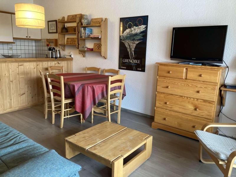 Holiday in mountain resort 2 room apartment cabin 6 people (D3) - Résidence l'Athos - Alpe d'Huez - Living room