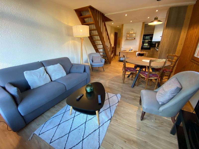 Holiday in mountain resort 2 room mezzanine apartment 6 people (1E) - Résidence l'Erable - Le Grand Bornand - Living room