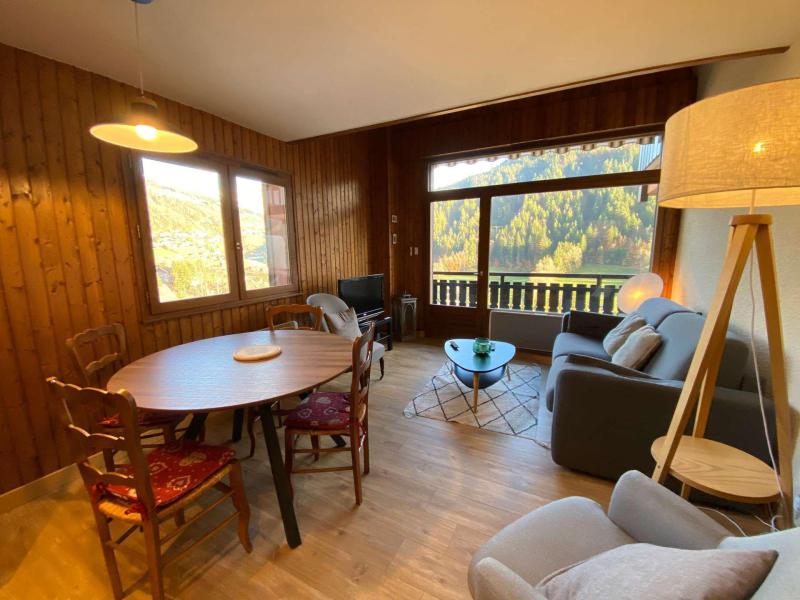 Holiday in mountain resort 2 room mezzanine apartment 6 people (1E) - Résidence l'Erable - Le Grand Bornand - Living room