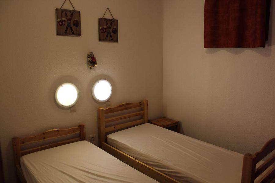 Holiday in mountain resort 2 room apartment 4 people (003) - Résidence l'Horizon Blanc - La Joue du Loup - Bedroom