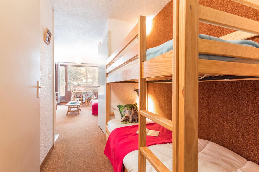 Holiday in mountain resort Studio sleeping corner 4 people (DMI007) - Résidence l'Izoard - Serre Chevalier - Bunk beds