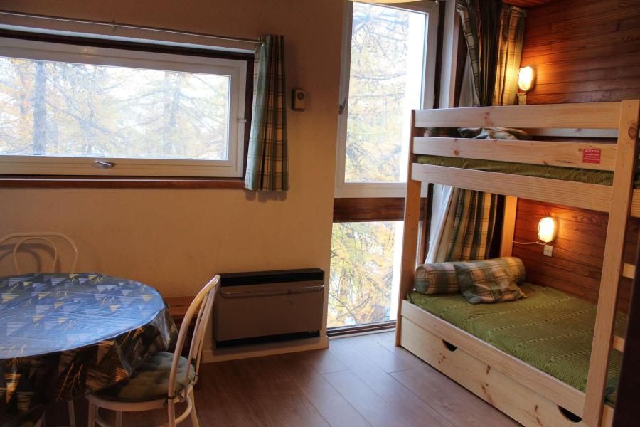 Urlaub in den Bergen Studio Schlafnische 4 Personen (401) - Résidence l'Olan - Vars - Wohnzimmer