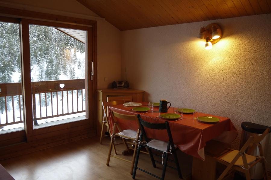 Vacances en montagne Appartement 2 pièces cabine 6 personnes (017) - Résidence l'Olympie II - Méribel-Mottaret - Salle à manger
