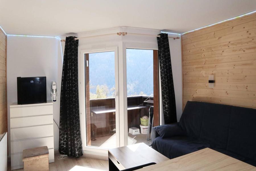 Holiday in mountain resort Studio sleeping corner 4 people (255) - Résidence l'Oustal - Les Orres - Living room