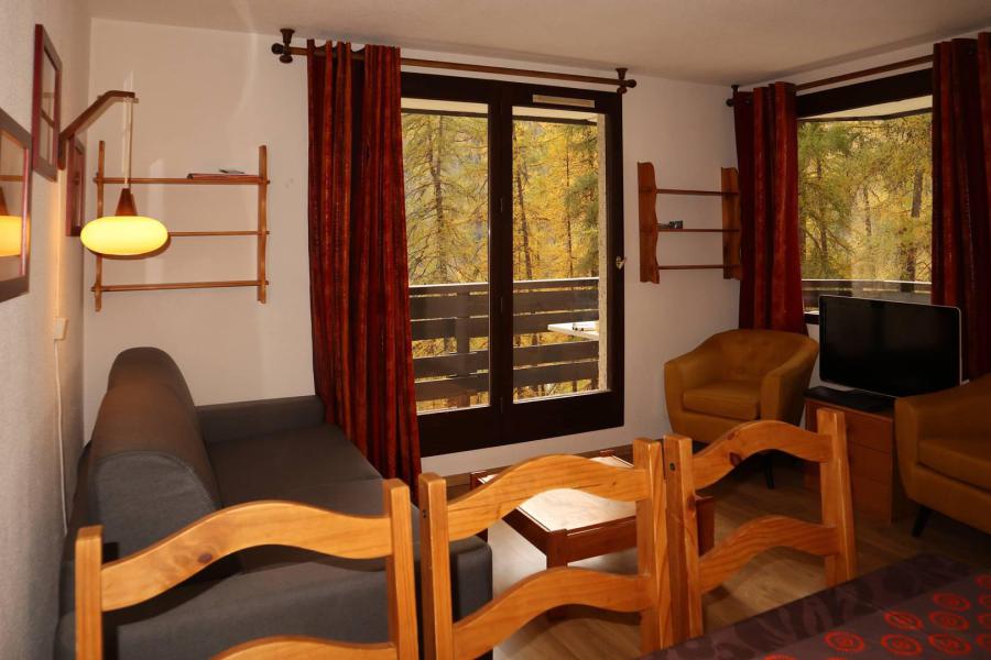 Vacaciones en montaña Apartamento 2 piezas para 6 personas (450) - Résidence la Chamoisière - Les Orres - Escalera