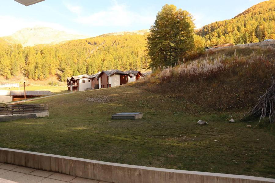 Holiday in mountain resort 2 room apartment 4 people (1008) - Résidence la Combe d'Or - Les Orres - Terrace