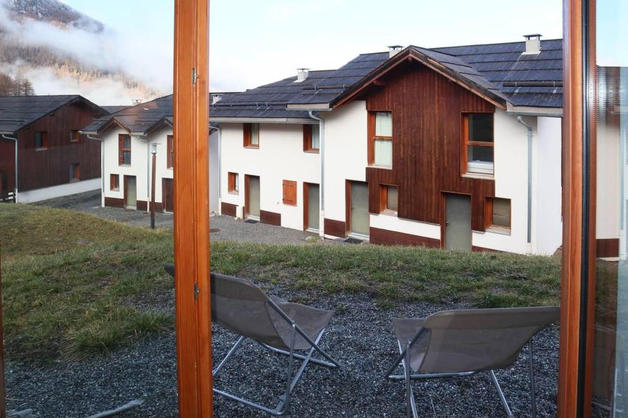 Holiday in mountain resort 3 room duplex apartment 6 people (1018) - Résidence la Combe d'Or - Les Orres - Terrace