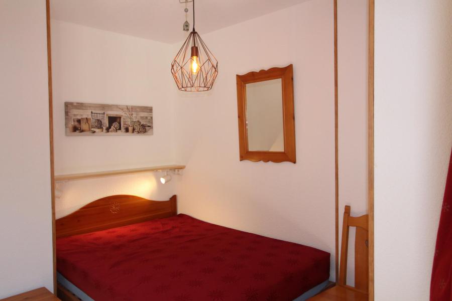 Holiday in mountain resort 2 room apartment sleeping corner 5 people - Résidence la Combe II - Aussois - Bedroom