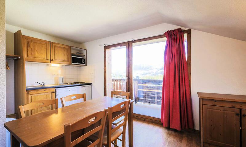 Rent in ski resort 2 room apartment 6 people (Confort 36m²-3) - Résidence la Crête du Berger - Maeva Home - La Joue du Loup - Table