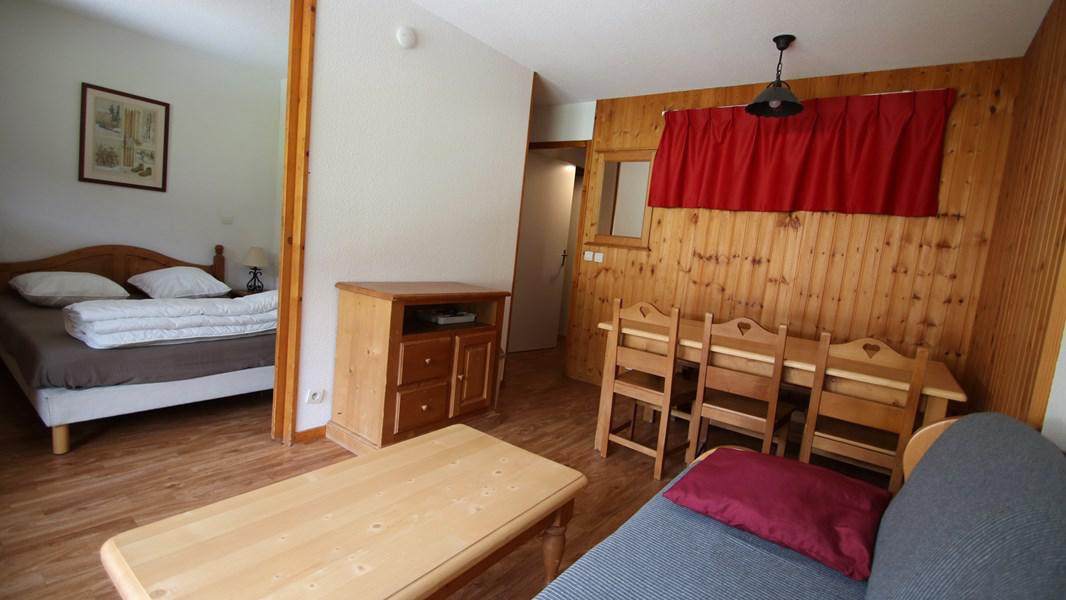 Vacanze in montagna Appartamento 2 stanze con cabina per 6 persone (303) - Résidence La Dame Blanche - Puy-Saint-Vincent - Tavolo