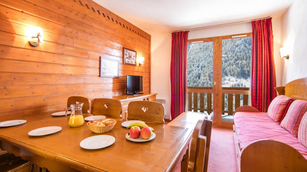 Holiday in mountain resort Résidence la Turra - Valfréjus - Dining area