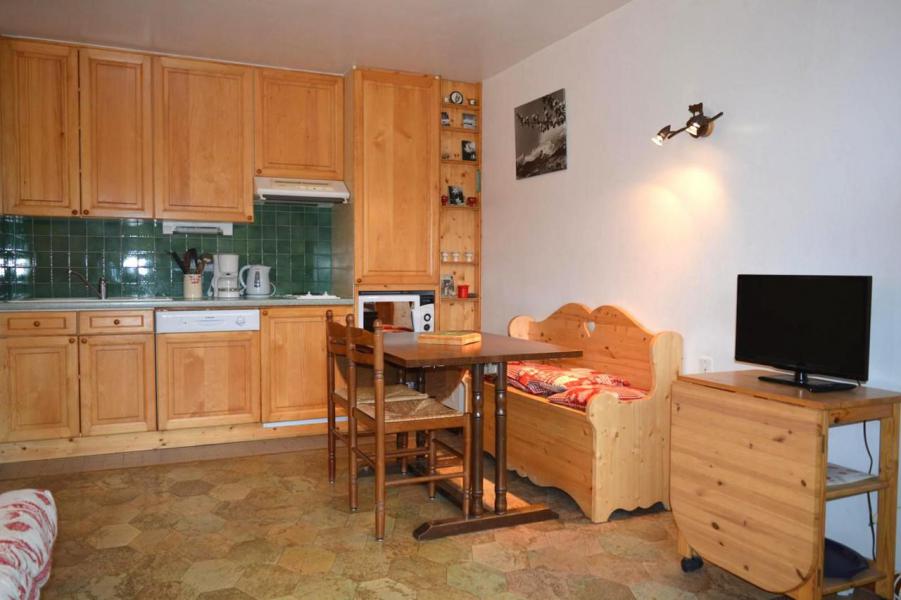 Holiday in mountain resort 2 room apartment 5 people (2E) - Résidence la Vardase - Le Grand Bornand - Living room