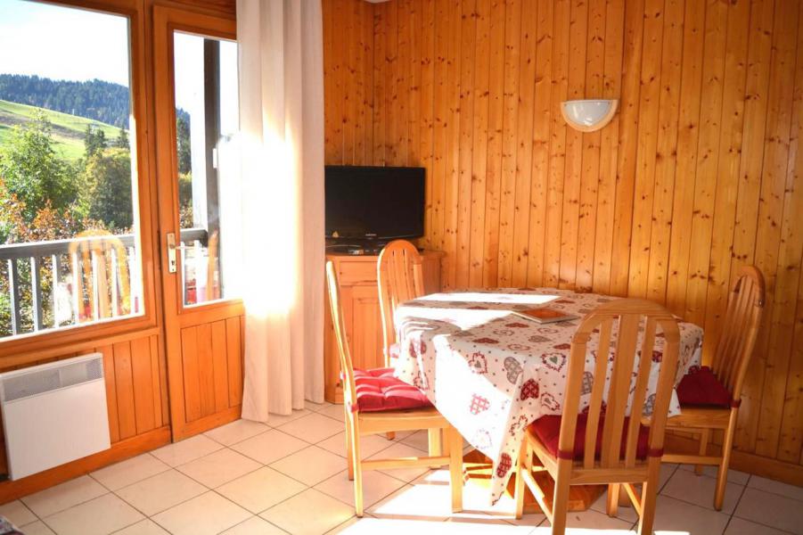 Vakantie in de bergen Appartement 2 kamers 4 personen (SSE) - Résidence la Vardase - Le Grand Bornand - Woonkamer