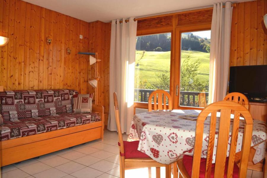 Vakantie in de bergen Appartement 2 kamers 4 personen (SSE) - Résidence la Vardase - Le Grand Bornand - Woonkamer