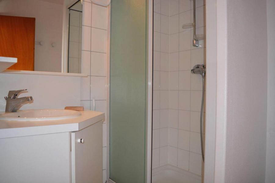 Vacances en montagne Appartement 2 pièces 4 personnes (SSE) - Résidence la Vardase - Le Grand Bornand - Salle de douche