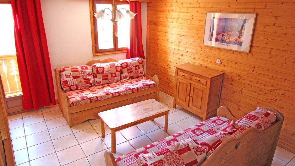 Holiday in mountain resort 4 room duplex apartment 8 people (4) - Résidence la Voute - Saint Martin de Belleville - Living room