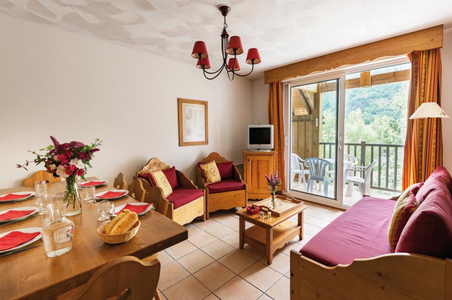 Holiday in mountain resort Résidence Lagrange l'Ardoisière - Saint Lary Soulan - Living room