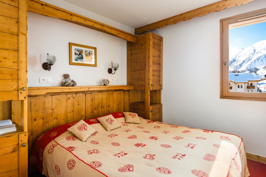 Holiday in mountain resort Résidence Lagrange l'Ecrin des Sybelles - La Toussuire - Bedroom
