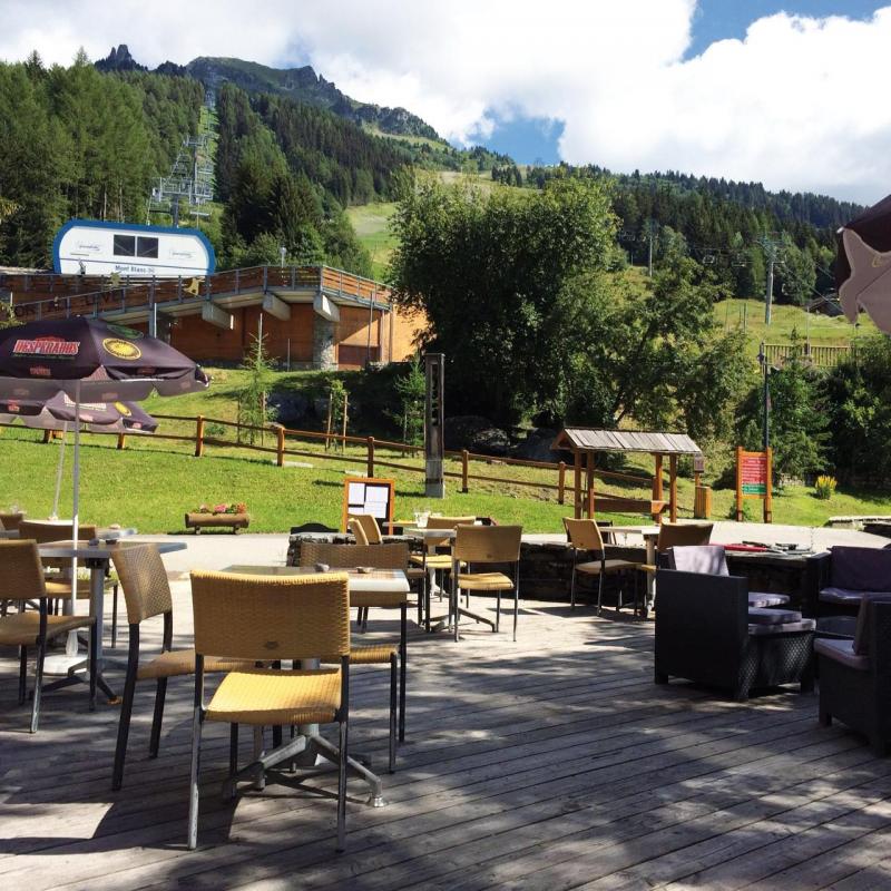 Rent in ski resort Résidence Lagrange le Roc Belle Face - Les Arcs - Summer outside