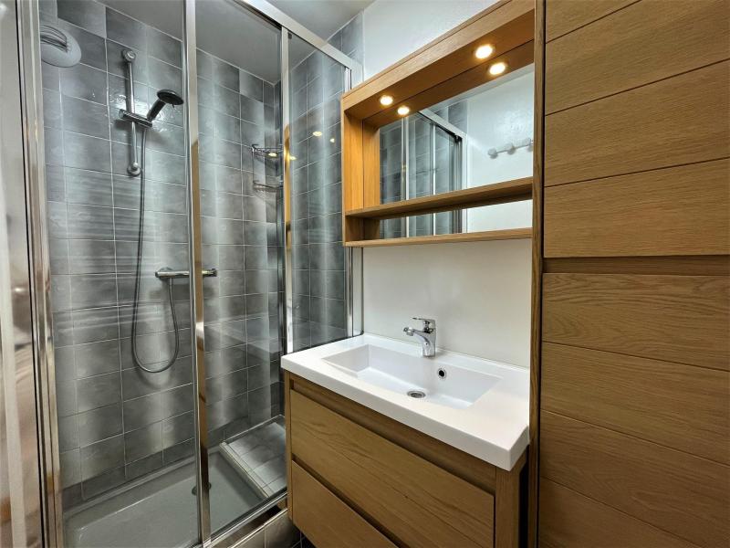 Holiday in mountain resort 2 room duplex apartment 5 people (32) - Résidence Lauzes - Les Menuires - Shower room