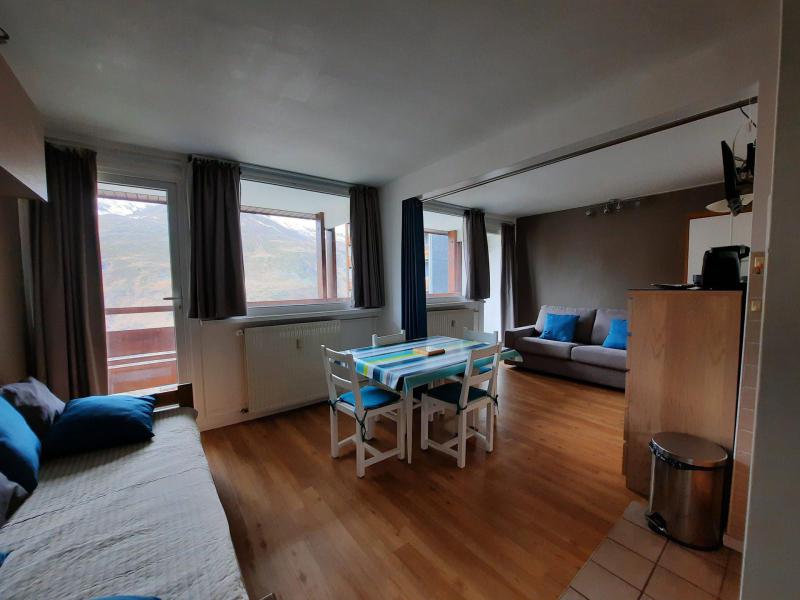 Vakantie in de bergen Studio bergnis 4 personen (E7) - Résidence Lauzes - Les Menuires - Woonkamer