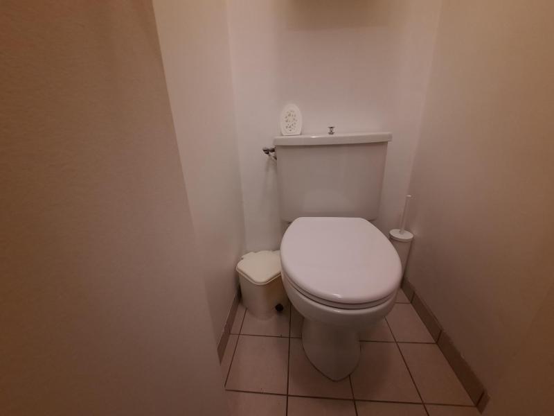 Urlaub in den Bergen Studio Schlafnische 4 Personen (E7) - Résidence Lauzes - Les Menuires - WC