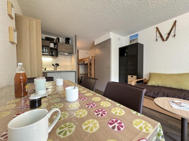 Vakantie in de bergen Studio bergnis 4 personen (114) - Résidence le Bois des Coqs - Serre Chevalier - Woonkamer