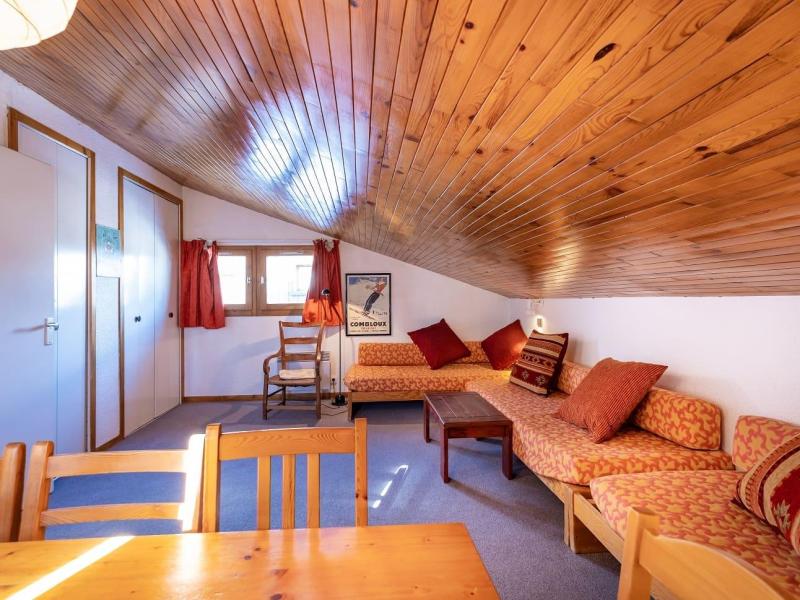 Holiday in mountain resort 2 room apartment sleeping corner 6 people (A18) - Résidence le Boulevard - Méribel-Mottaret - Living room