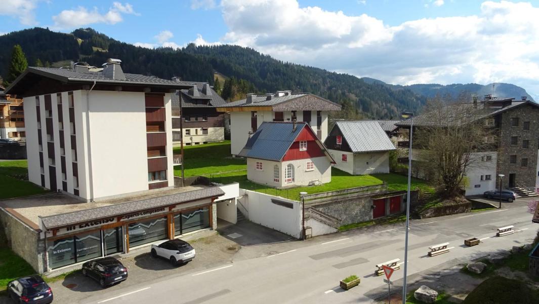 Rent in ski resort 3 room apartment 6 people (65) - Résidence le BY - Les Gets - Summer outside