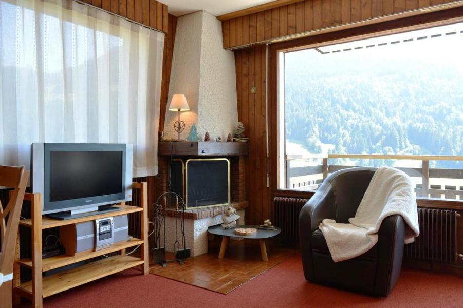 Urlaub in den Bergen 3-Zimmer-Appartment für 6 Personen (E) - Résidence le Caribou - Le Grand Bornand - Wohnzimmer