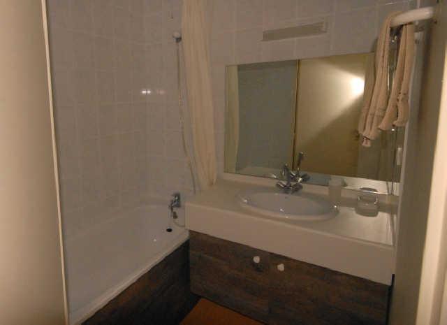 Holiday in mountain resort 2 room apartment 6 people (17) - Résidence le Chalet - Gourette - Bathroom