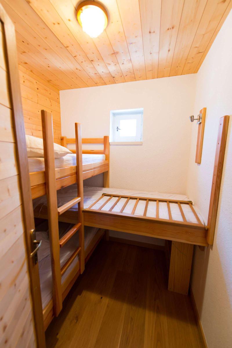 Urlaub in den Bergen 3-Zimmer-Holzhütte für 6 Personen (712) - Résidence le Chambeyron - Vars - Offener Schlafbereich