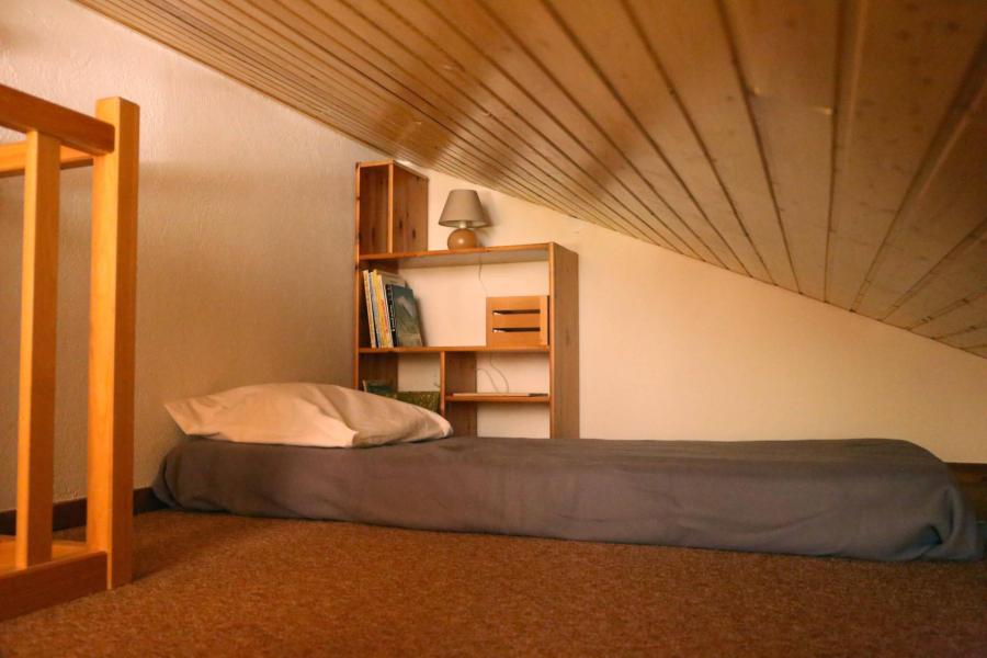Vacanze in montagna Appartamento 2 stanze per 5 persone (01) - Résidence le Champel - Le Grand Bornand - Mezzanino mansardato (-1.80 m)