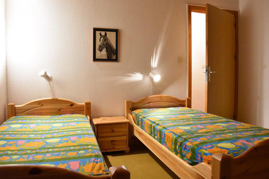 Urlaub in den Bergen 4 Zimmer Maisonettewohnung für 7-9 Personen (21) - Résidence le Chantemerle - Méribel - Schlafzimmer