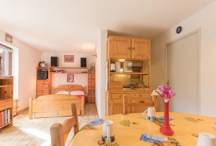 Vakantie in de bergen Studio bergnis 4 personen (B012) - Résidence le Clos des Cavales 2 - Serre Chevalier - Woonkamer