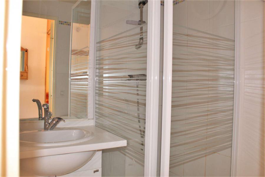 Vacanze in montagna Studio con alcova per 4 persone (51) - Résidence le Cristal B - Risoul - Bagno con doccia