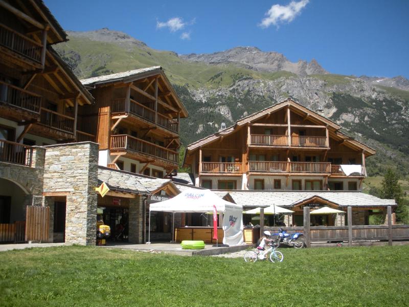 Vacances en montagne Résidence le Critérium - Val Cenis - Extérieur été