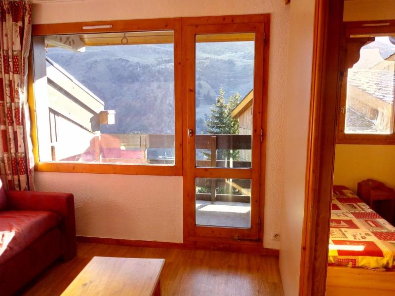 Vacances en montagne Studio 4 personnes (077) - Résidence le Dandy - Méribel-Mottaret - Porte-fenêtre donnant sur balcon
