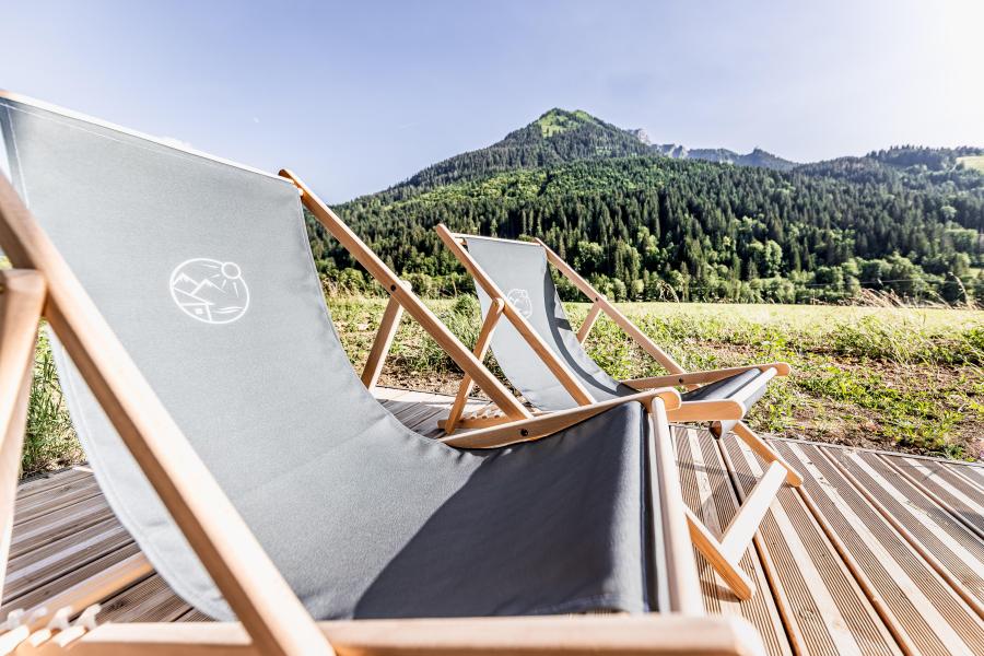 Holiday in mountain resort Résidence Le Flocon Blanc - La Chapelle d'Abondance - Summer outside