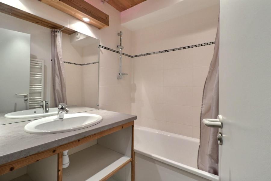 Holiday in mountain resort 2 room apartment 4 people (932) - Résidence le Grand Bois A - La Tania - Bath-tub