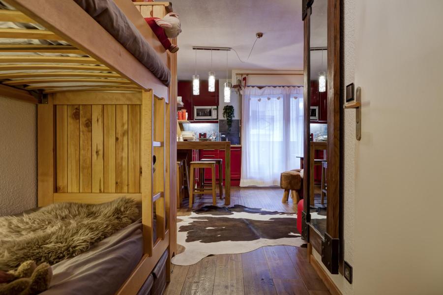 Vakantie in de bergen Studio bergnis 4 personen (204) - Résidence le Grand Chalet - Brides Les Bains - Ski opbergruimte