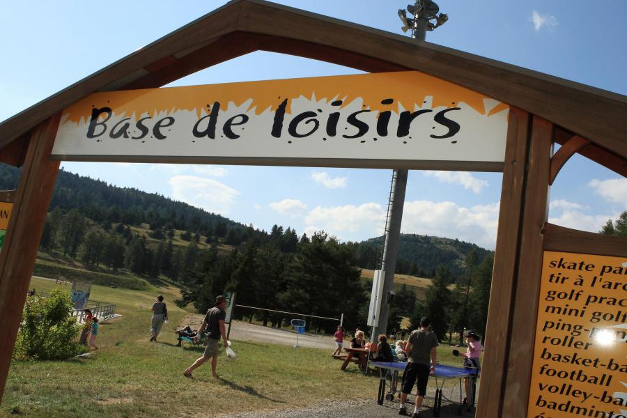 Vacances en montagne Résidence le Hameau du Puy - Superdévoluy - Extérieur été