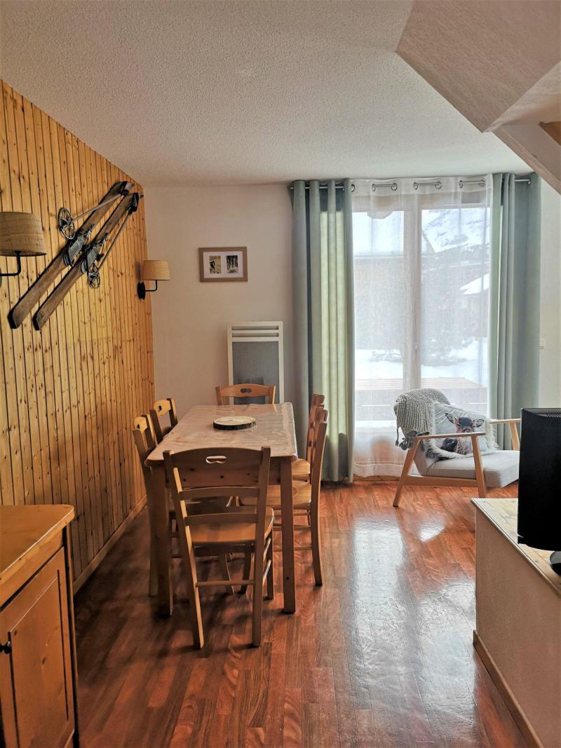 Vakantie in de bergen Chalet duplex 3 kamers 6 personen (H1) - Résidence le Hameau du Puy - Superdévoluy - Woonkamer