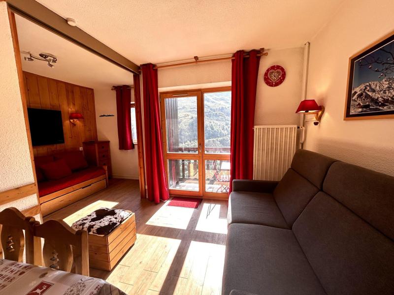 Holiday in mountain resort 2 room apartment 4 people (B76) - Résidence le Jettay - Les Menuires - Bedroom