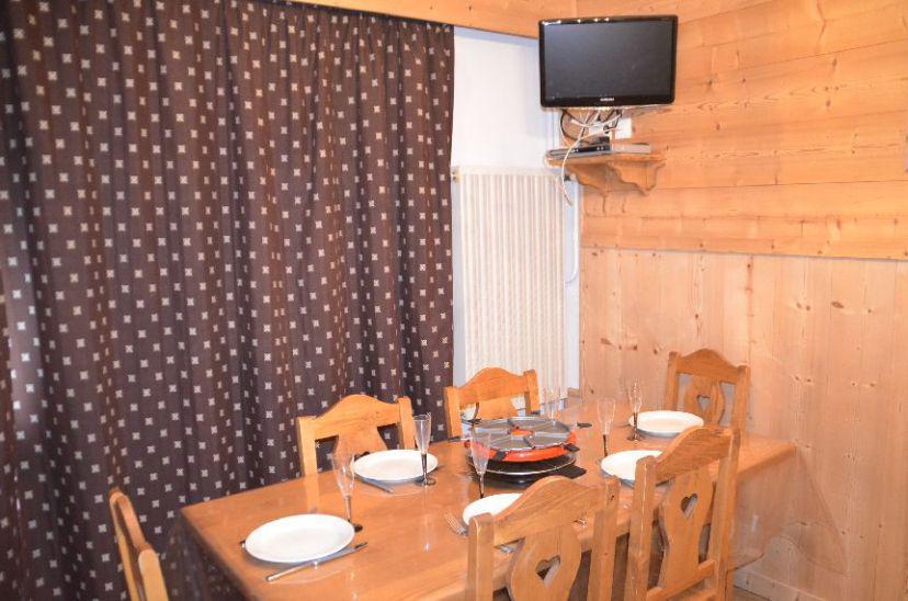 Urlaub in den Bergen 2-Zimmer-Appartment für 6 Personen (B53) - Résidence le Jettay - Les Menuires - Tisch
