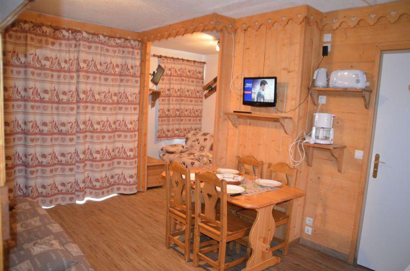 Vakantie in de bergen Appartement 1 kamers 4 personen (B77) - Résidence le Jettay - Les Menuires - Tafel
