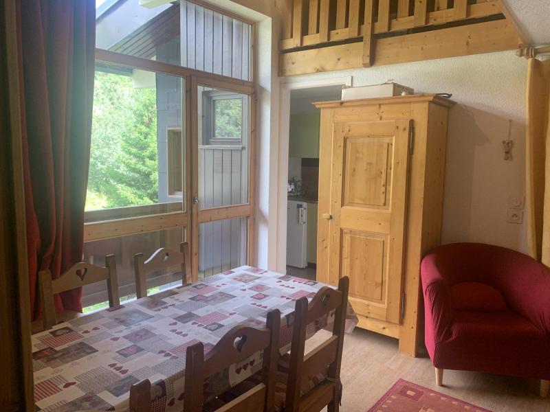 Vakantie in de bergen Appartement 3 kamers mezzanine 7 personen (C143) - Résidence le Jettay - Les Menuires - Woonkamer