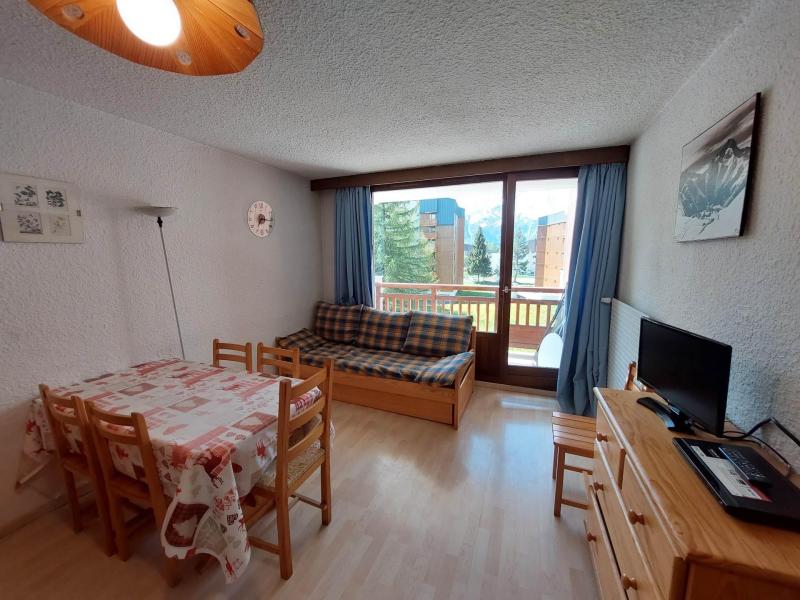 Holiday in mountain resort 2 room apartment sleeping corner 6 people (MEI300) - Résidence le Meijotel B - Les 2 Alpes - Living room